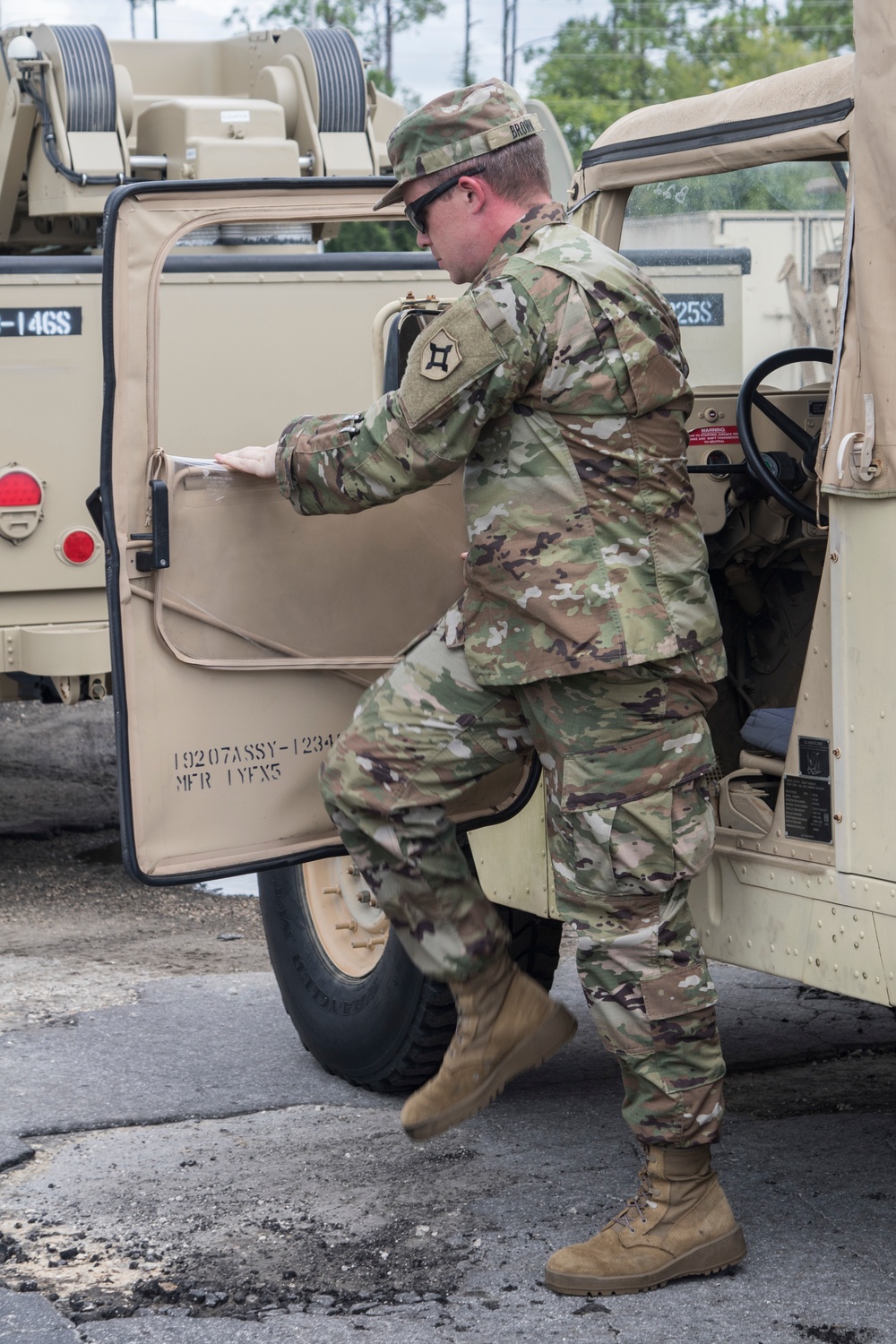 146th Expeditionary Signal Battaltion Prepares for Hurricane Dorian