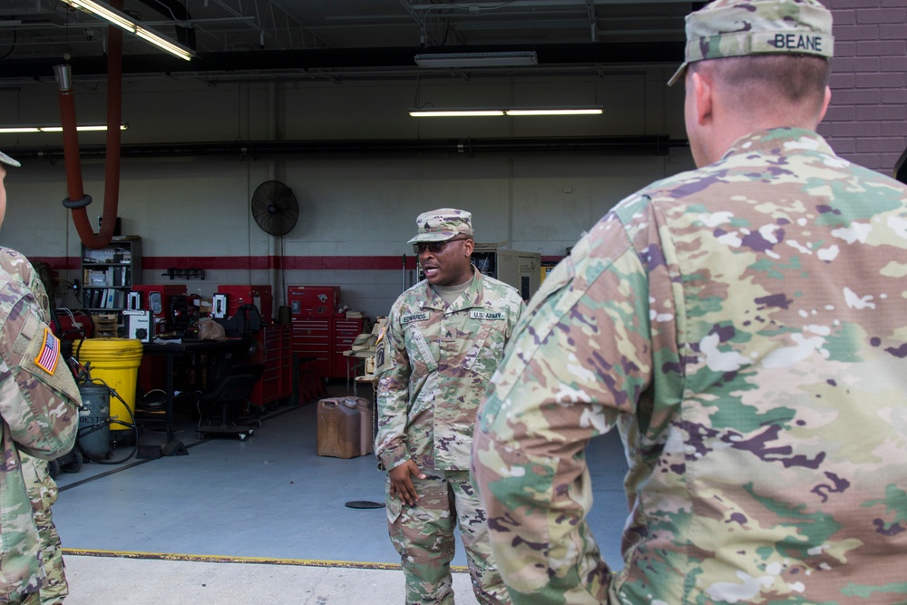 146th Expeditionary Signal Battaltion Prepares for Hurricane Dorian