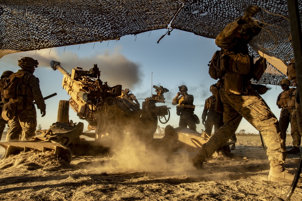 MRF-D Marines provide artillery support during Exercise Koolendong 2019