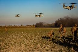 MRF-D Marines conduct a live-fire raid during Exercise Koolendong 2019