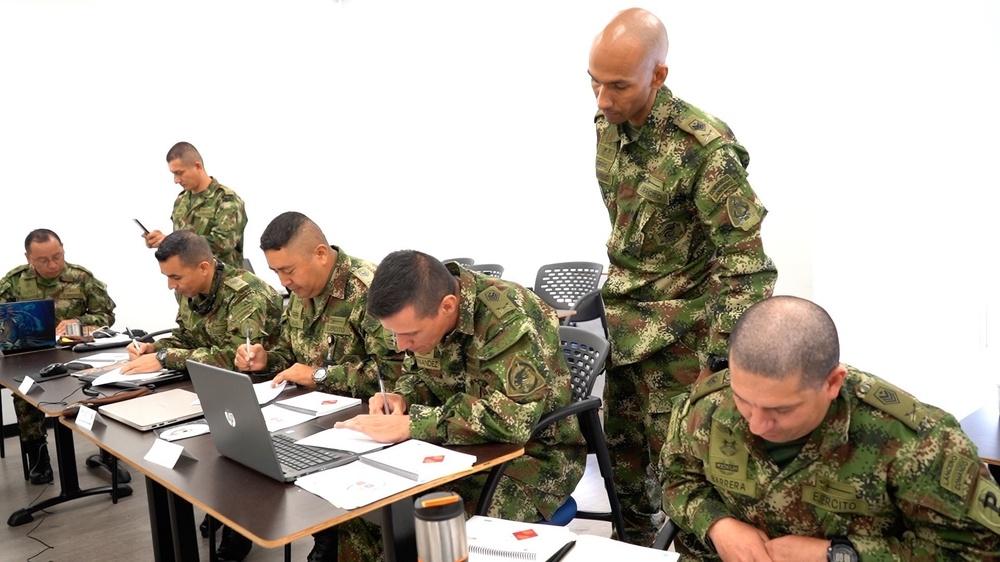 Colombians Assist with Second Cycle of AJSOF NCO Course_2