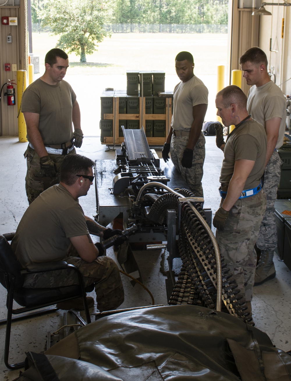 Airmen supply firepower for Vipers