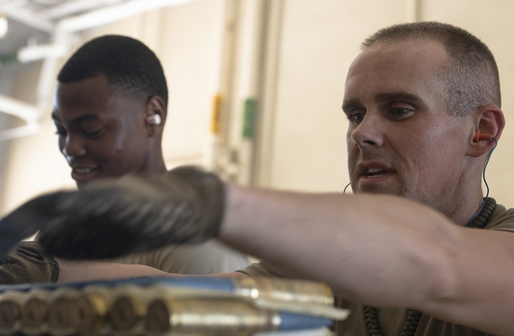 Airmen supply firepower for Vipers