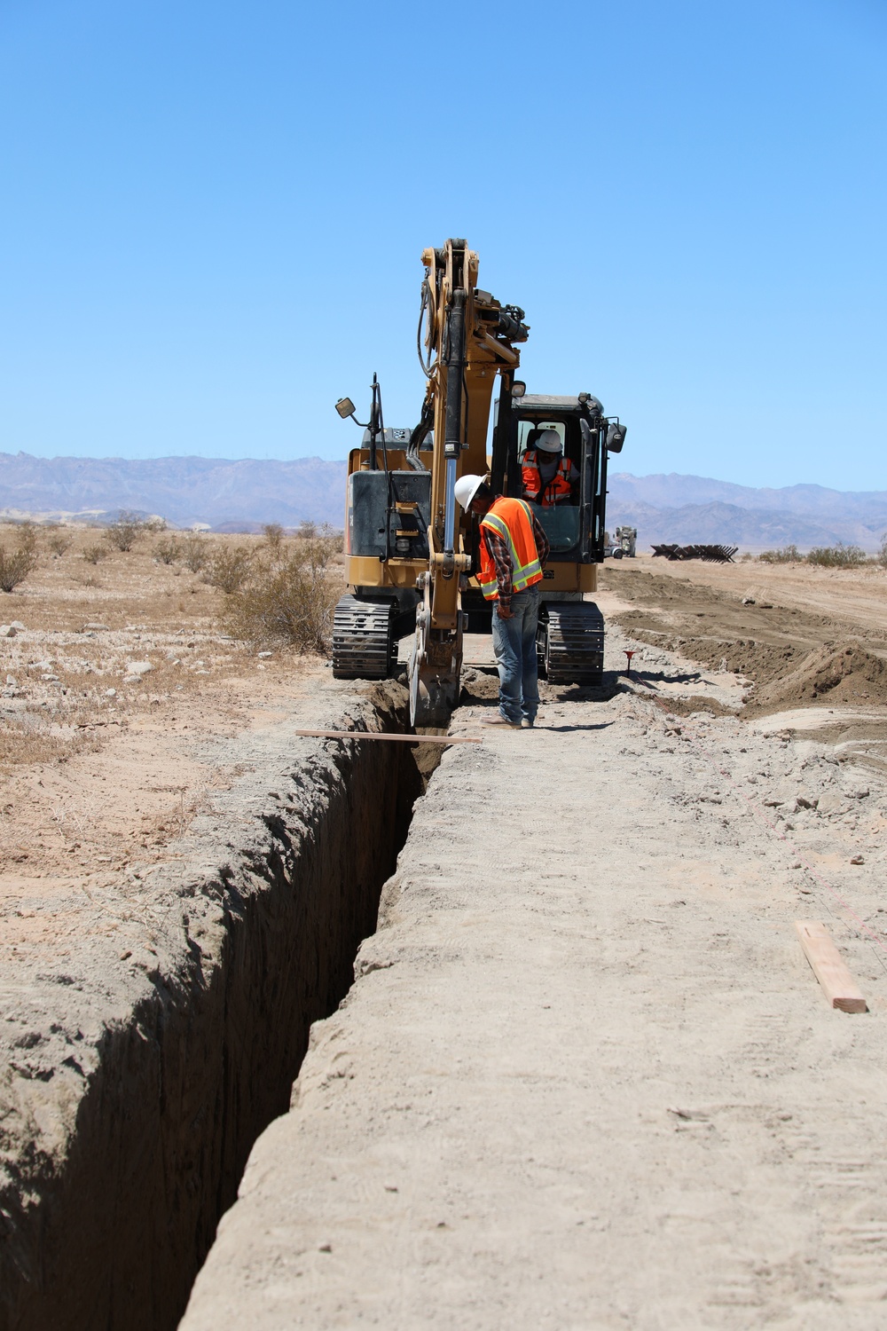 TF Barrier: El Centro first panels (3 of 17)
