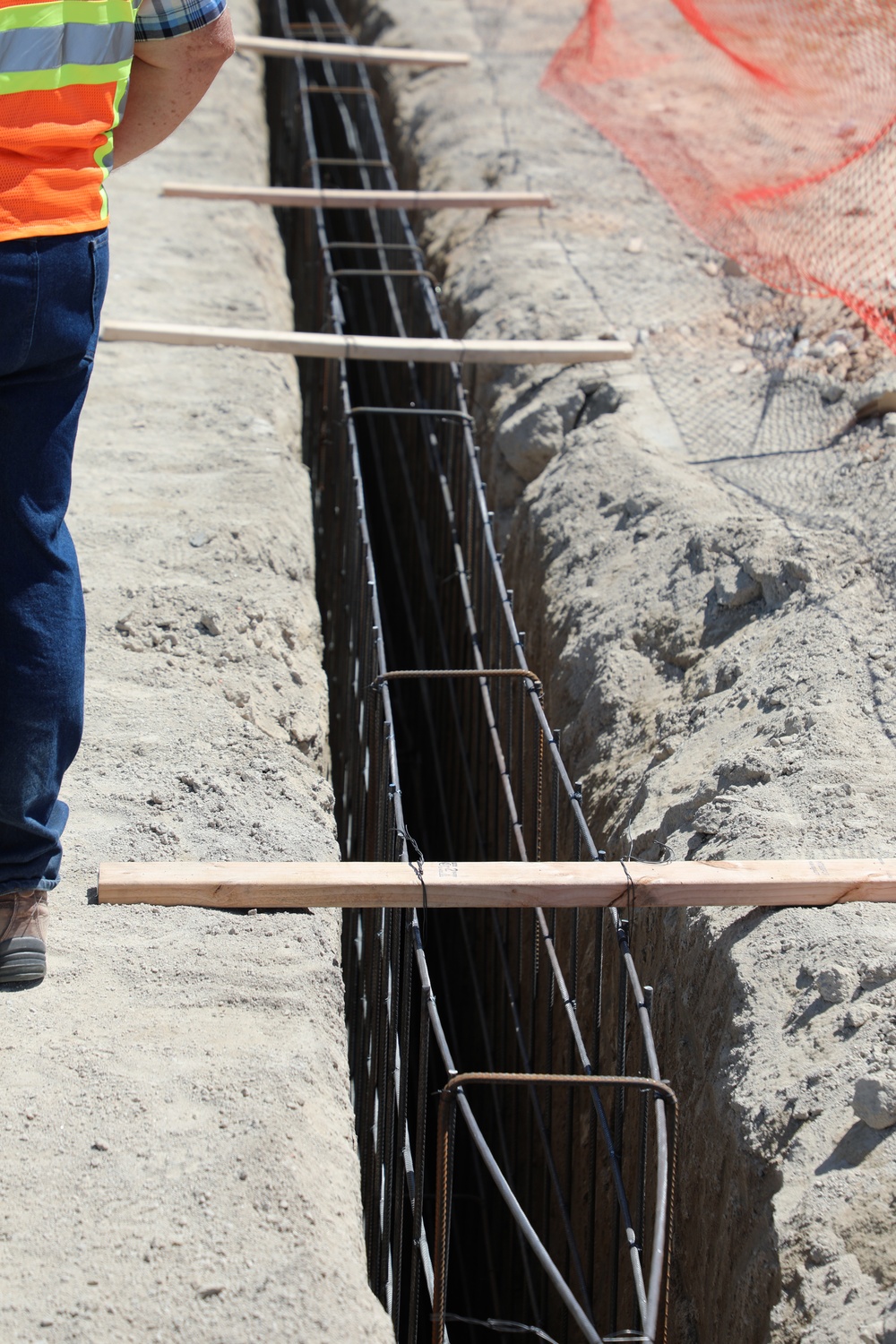 TF Barrier: El Centro first panels (4 of 17)