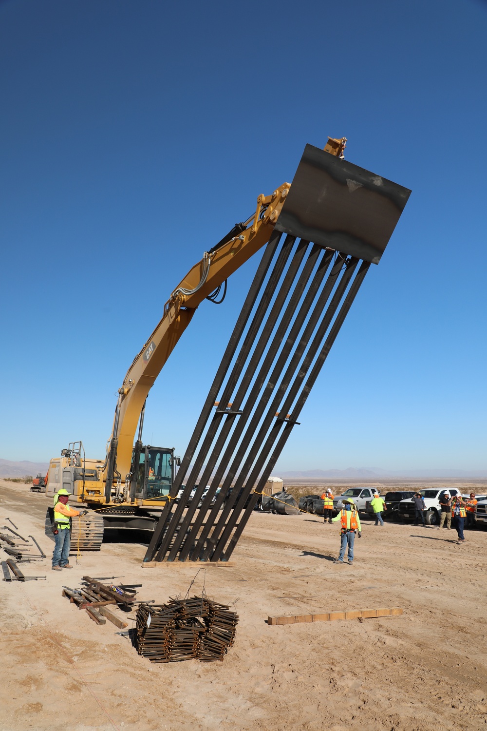 TF Barrier: El Centro first panels (5 of 17)