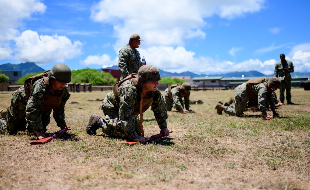 Pearl Harbor Chief Petty Officer Selectees Participate in FMF Challenge