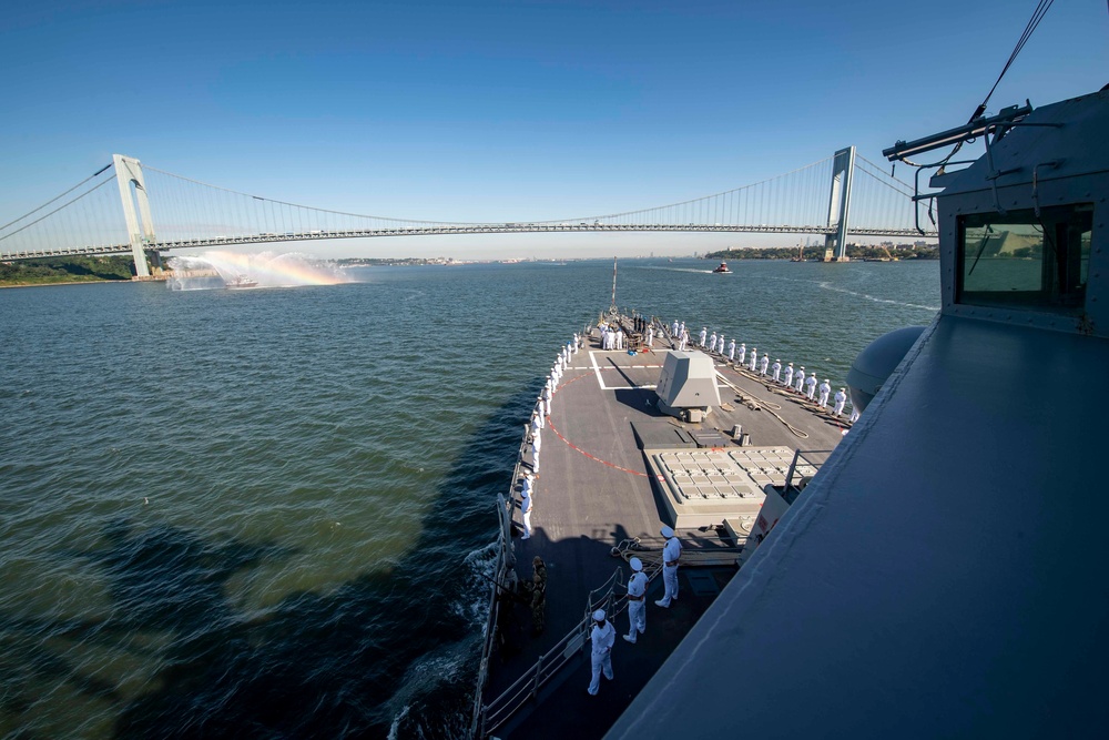 USS Gridley Enters New York