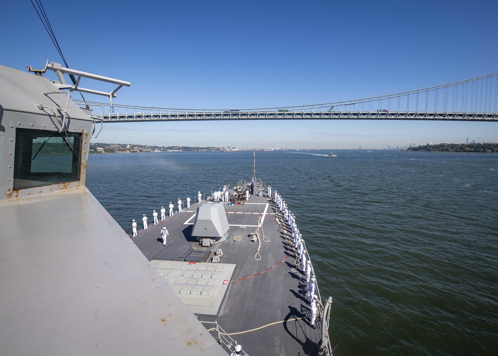 USS Gridley Enters New York