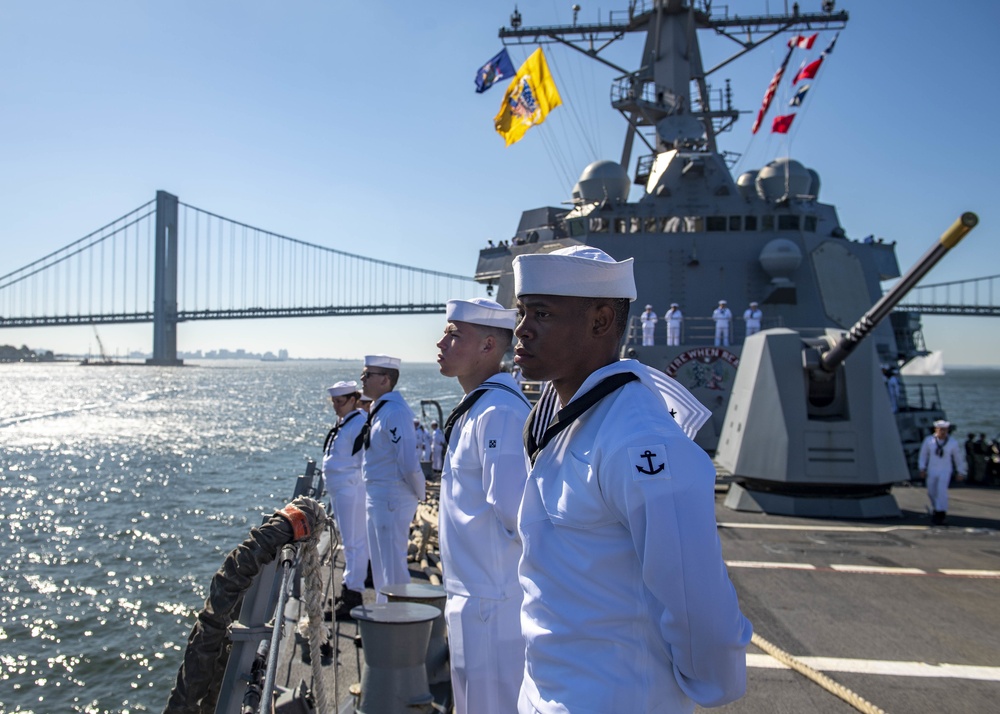 USS Gridley Sailors Man the Rails