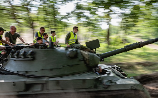 Tanks in Mons 2019