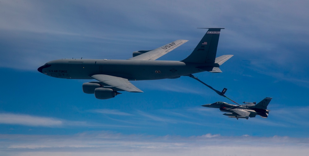 KC-135R refuels F-16 during test mission