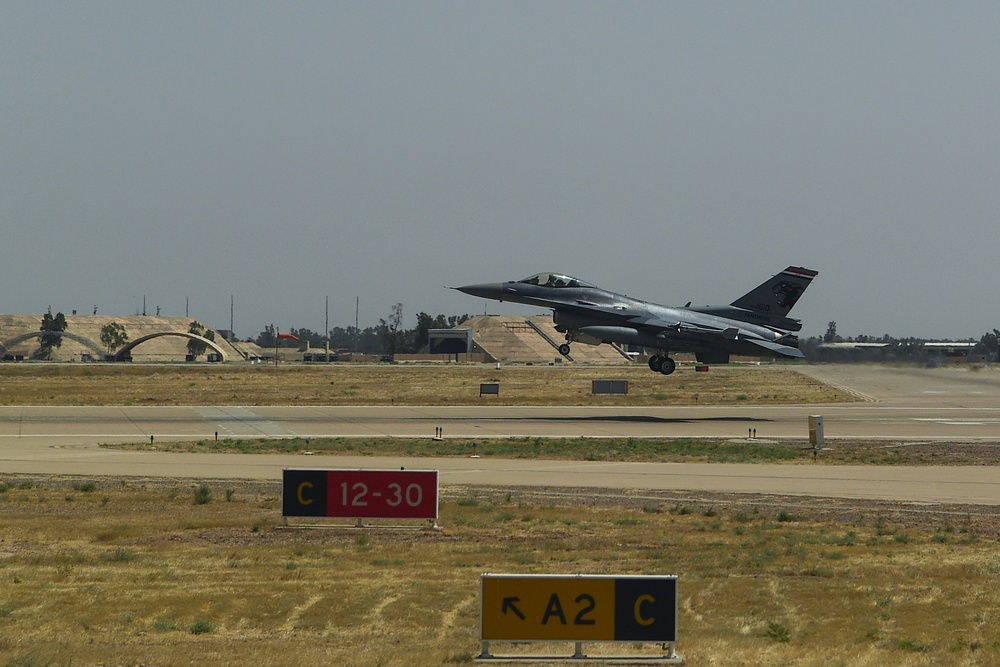 U.S. air advisor integration benefits Iraqi aviation enterprise