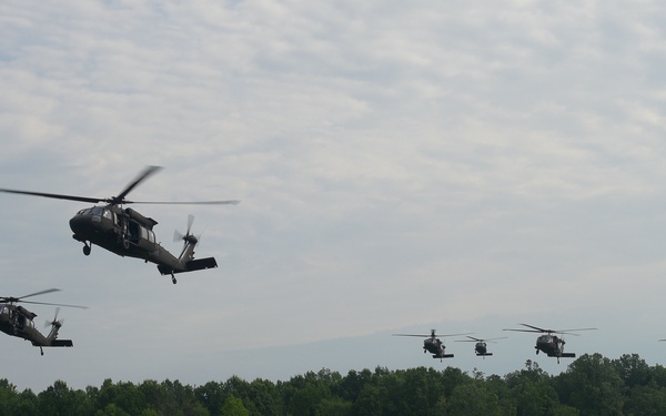 Indiana infantry battalion ends annual training with an air moblie extraction.