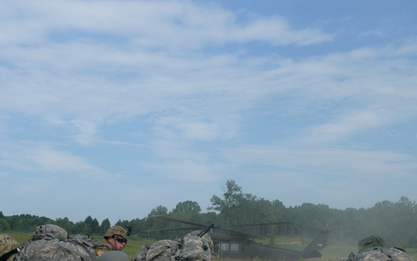 Indiana infantry battalion ends annual training with an air moblie extraction.
