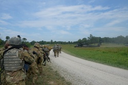 Indiana infantry battalion ends annual training with an air moblie extraction. [Image 4 of 8]