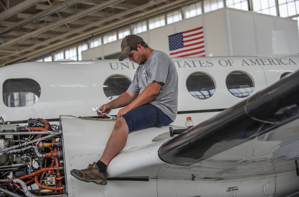 Providing military air travel at a moment’s notice