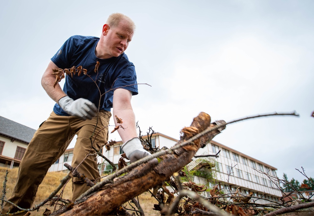 CPO Selectees Volunteer at Port Orchard Veterans Home