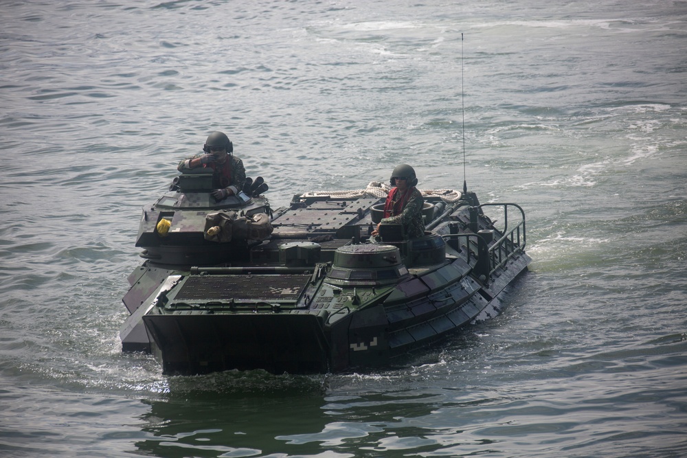 Philippine-U.S. Assault Amphibious Vehicle Subject Matter Expert Exchange