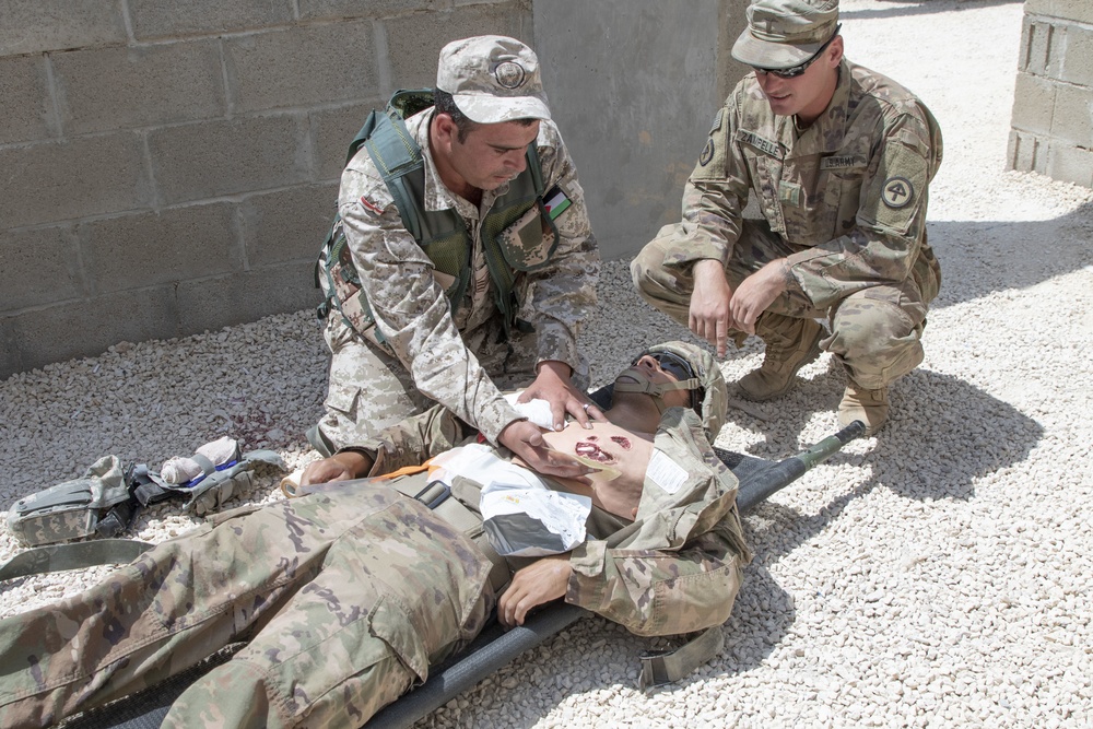 Soldiers train on saving lives
