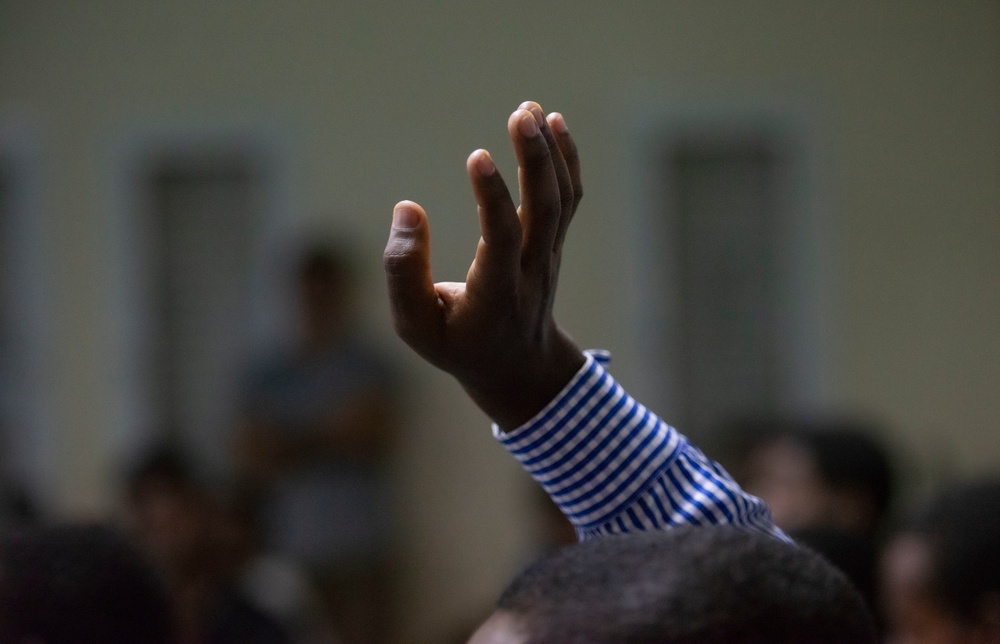 CJTF-HOA 411th CA Battalion holds English discussion group