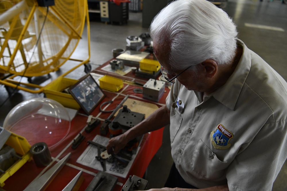 91-year-old restoration volunteer preserves service heritage