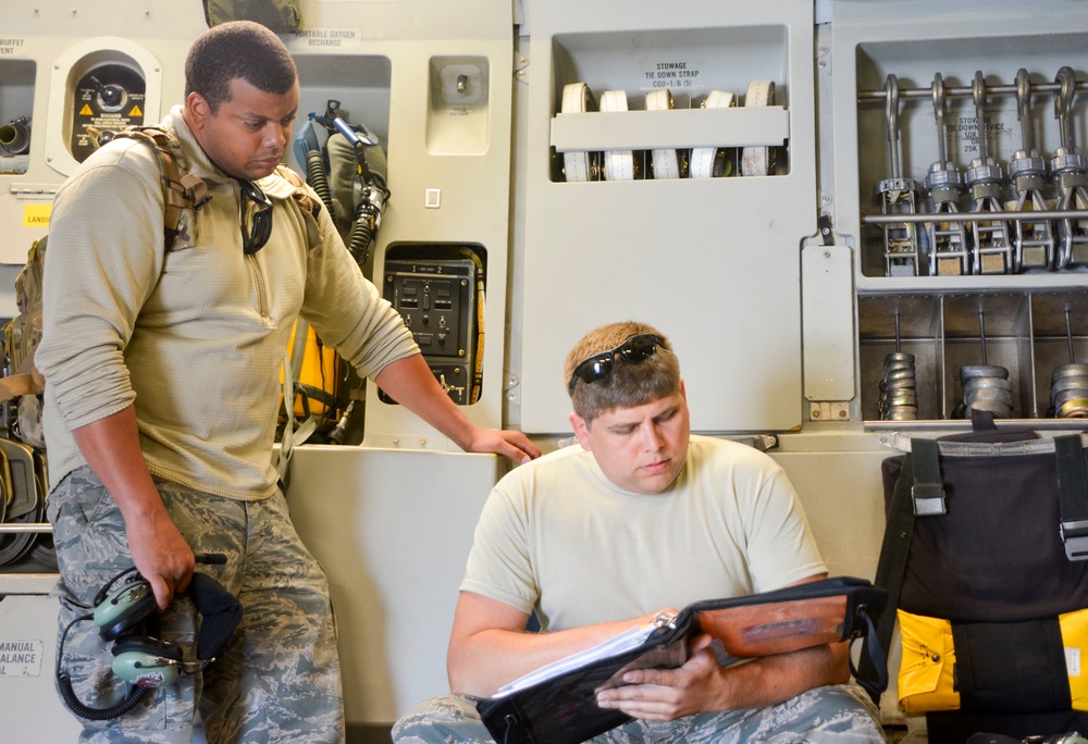 145th Airlift Wing's MXG Trains In The Land of the Midnight Sun