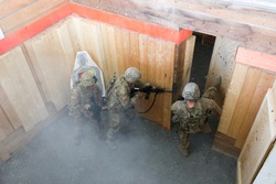 Shoothouse creates realistic training scenario for Soldiers [Image 6 of 10]