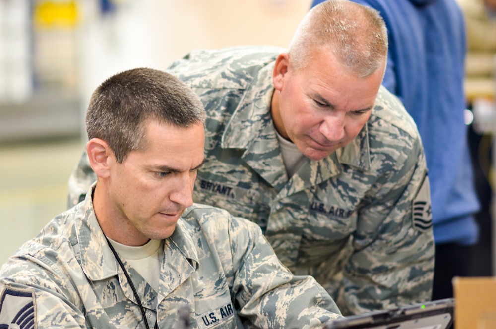 145th Airlift Wing's MXG Trains In The Land of the Midnight Sun