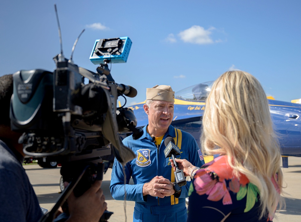 Blue Angels Arrive During St. Louis Navy Week