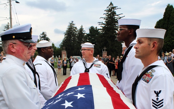 Sailor killed at Pearl Harbor returns home to Iowa decades later