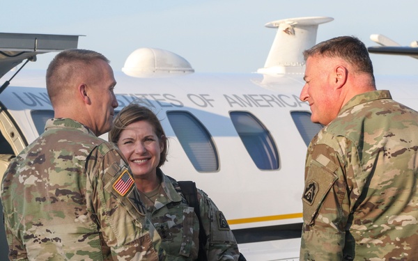LTG Richardson Arrives at Dobbins Air Reserve Base