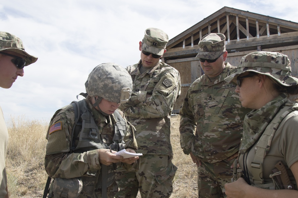 Guardsmen conduct medical evacuation training