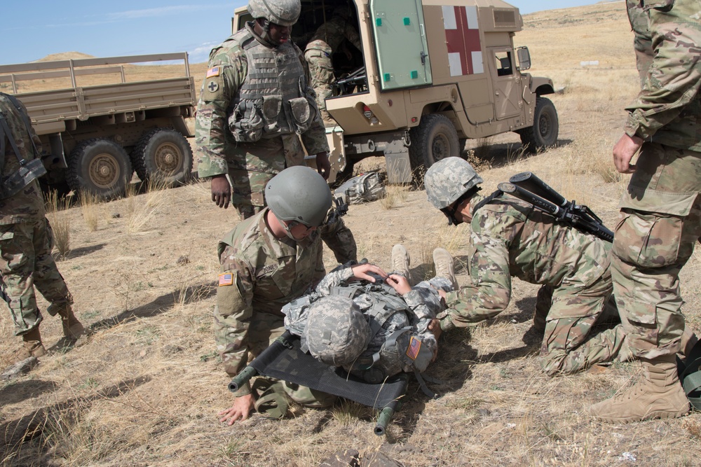 Guardsmen conduct medical evacuation training