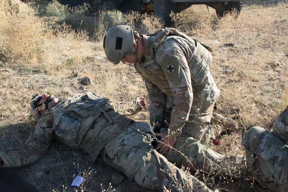 Guardsmen conduct medical evacuation training