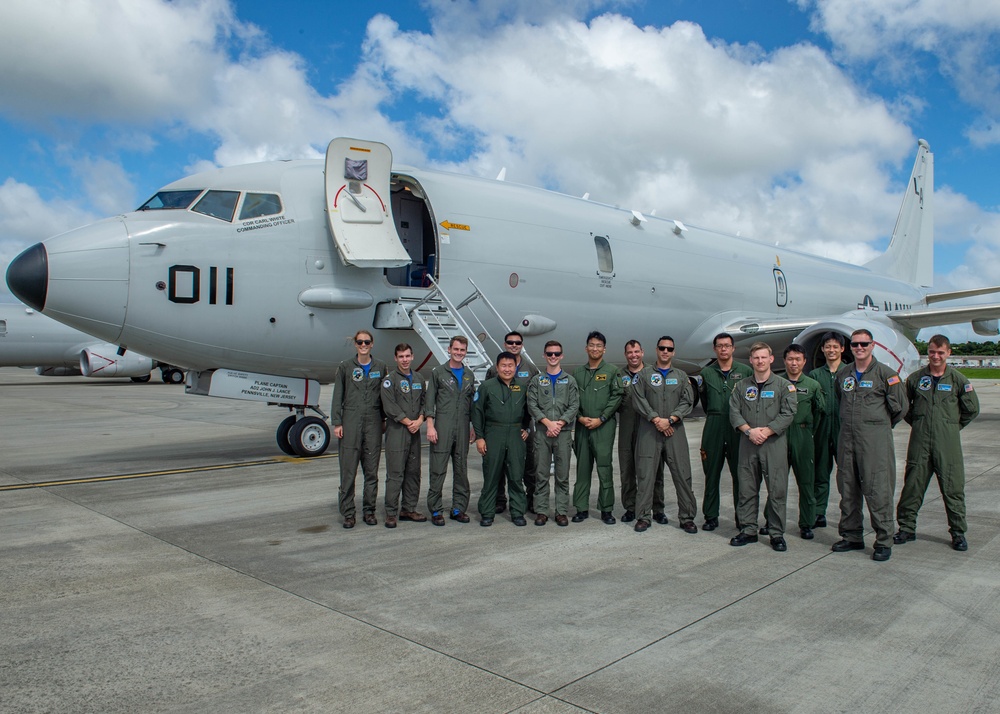 Mad Foxes and JMSDF Host Rider Exchange