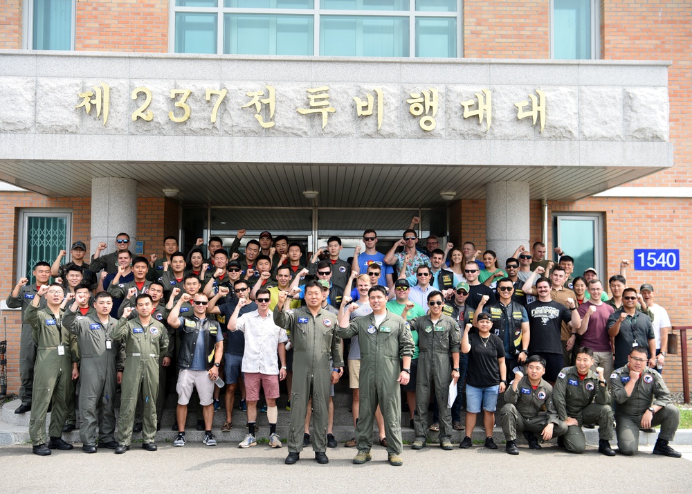 USAF, ROKAF pilots bond with Friendship Day