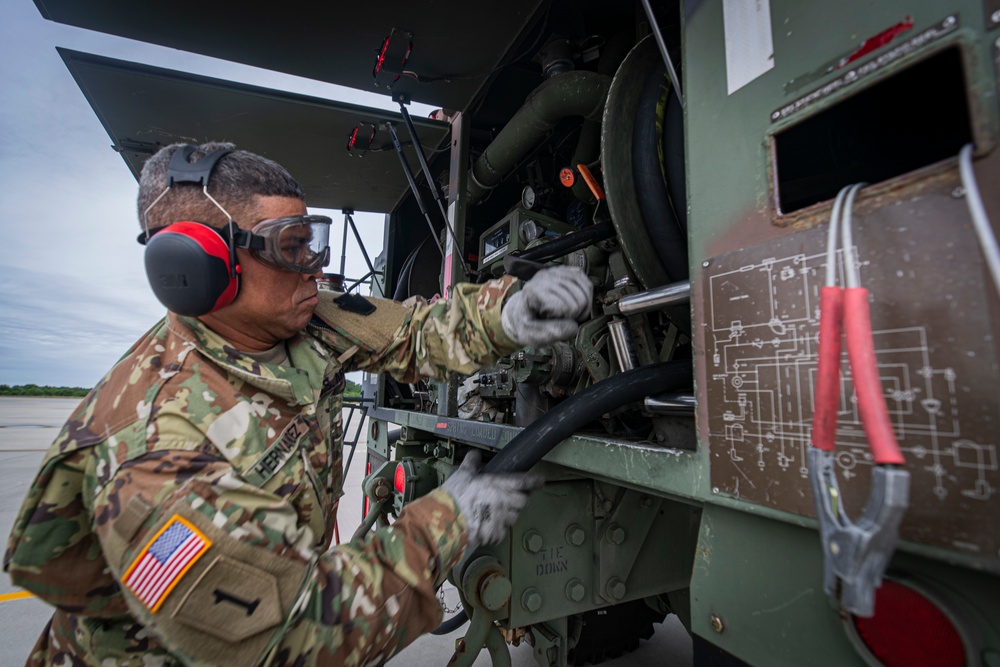 UH-60M refueling