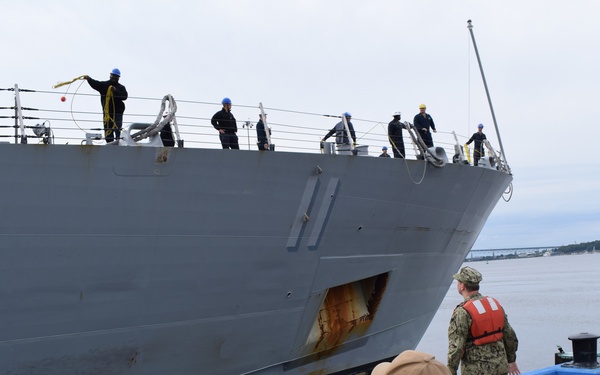 USS Sioux City moors at Naval Submarine Base New London