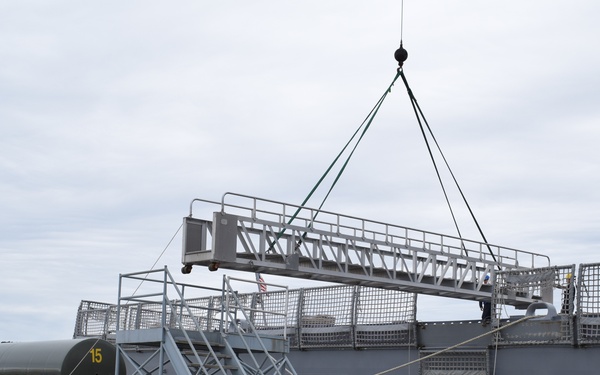 USS Billings pulls into SUBASE New London for safe harbor