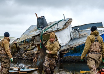 Mobile Diving and Salvage Unit One Conducts Virtual Change of Command.