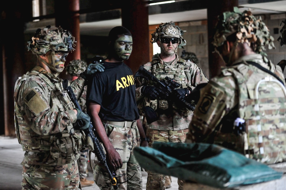 Paratroopers Practice Urban Operations