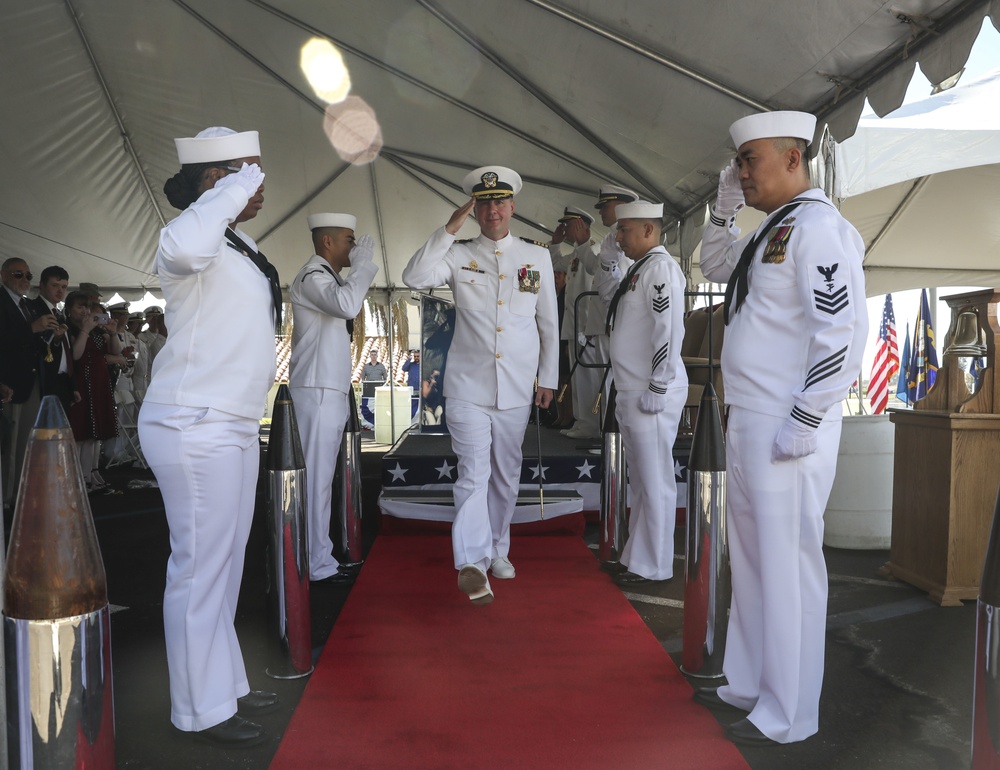 Hembree-Bey Relieves Braunbeck as Commanding Officer of Naval Surface Warfare Center Corona