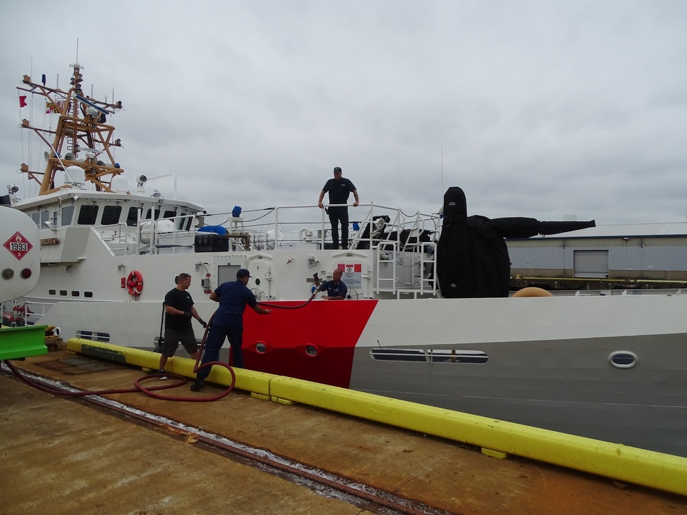Coast Guard Cutter responds to support Hurricane Dorian