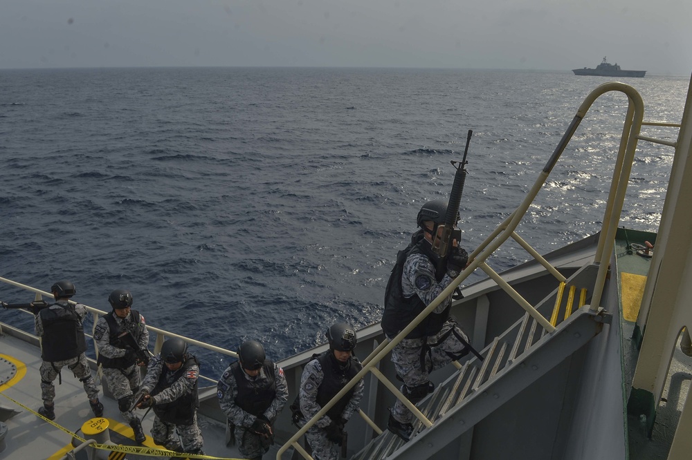 U.S. and Royal Thai Navy conduct VBSS training as part of the first AUMX