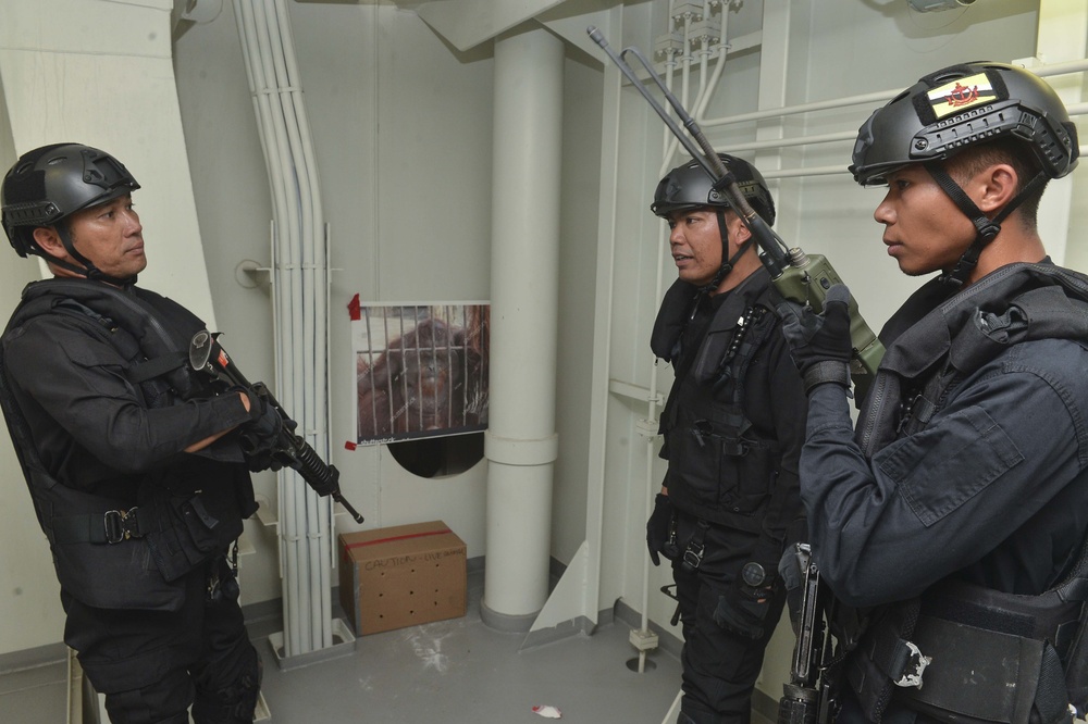 U.S. and Royal Brunei Navies conduct VBSS Training as part of AUMX