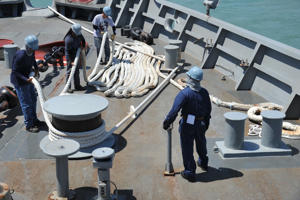 USS Emory S. Land Departs Darwin, Australia