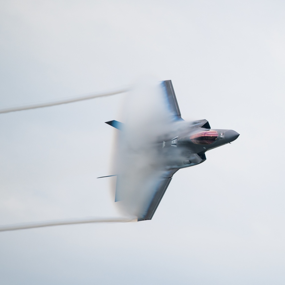 F-35 Demo Team brings Airpower to Canada