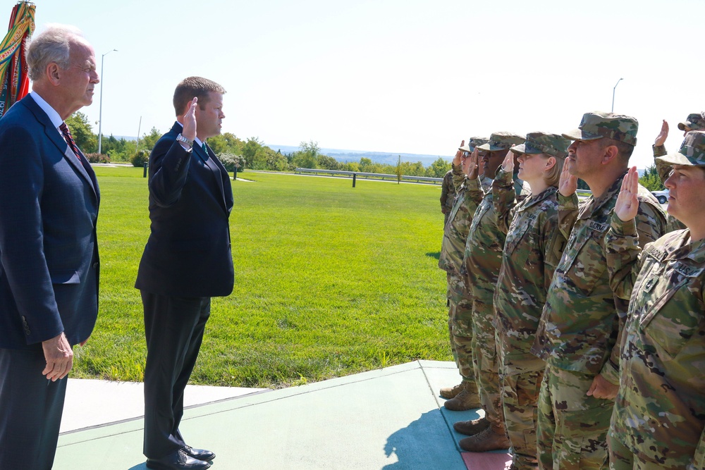 Acting Secretary of the Amy, Kansas Senator visit Fort Riley