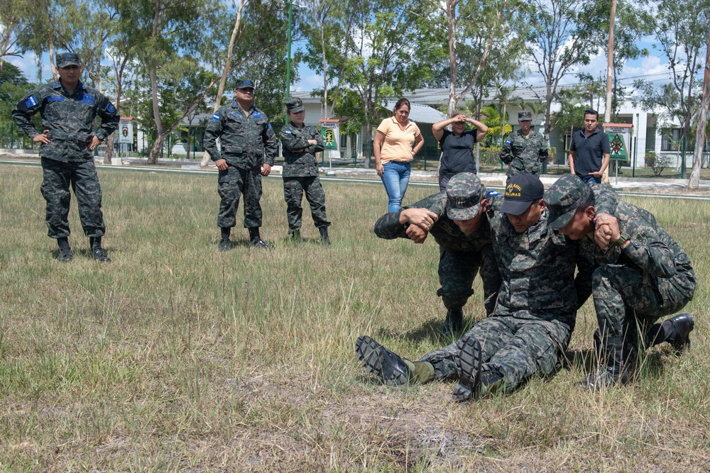 U.S. Navy Promotes Medical Readiness in Honduras